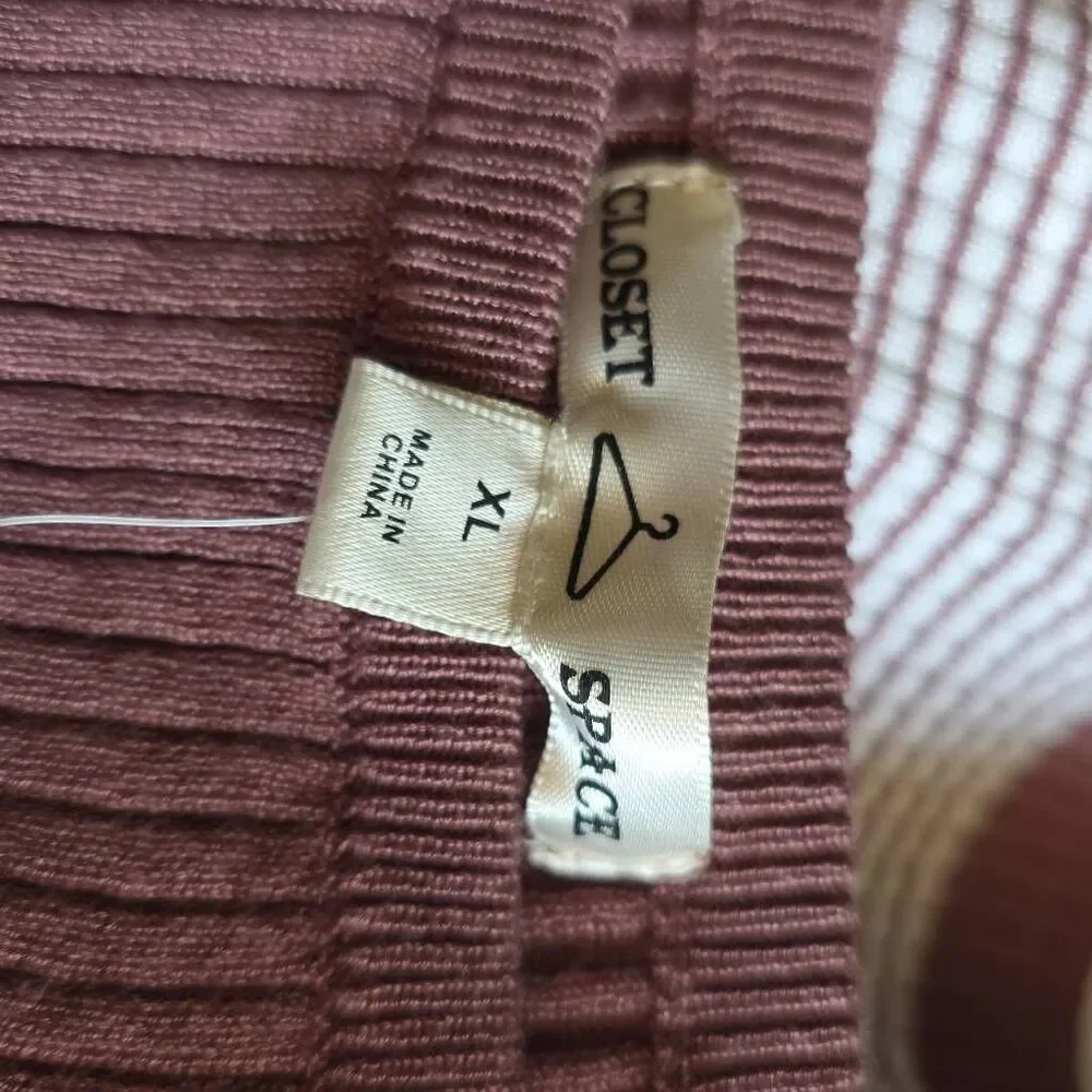 Closet Space Women's Size XL Mauve White Striped Ribbed Scoop Neck Knit Top